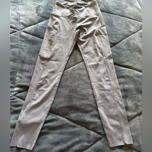 Lululemon fast and free right 25” nulux size 4 beige/grey